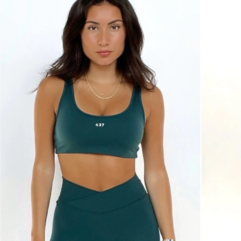 Four Three Seven Scoop Neck bra and V leggings set in “spirulina” green